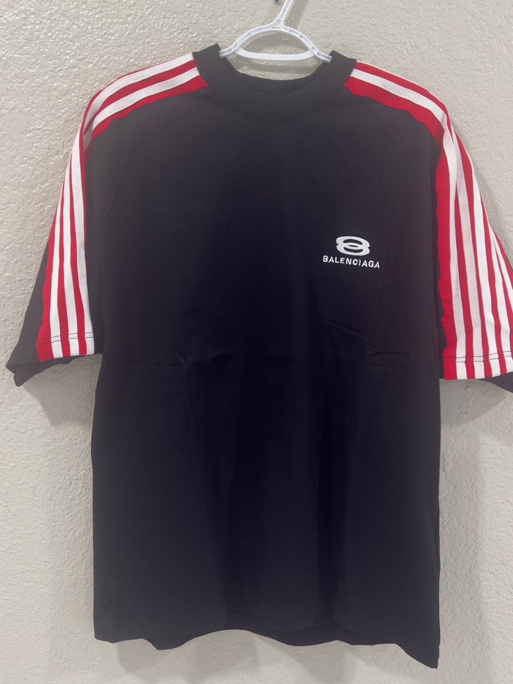 Balenciaga Men’s Black T-Shirt with Red & White Stripe Sleeves like XL